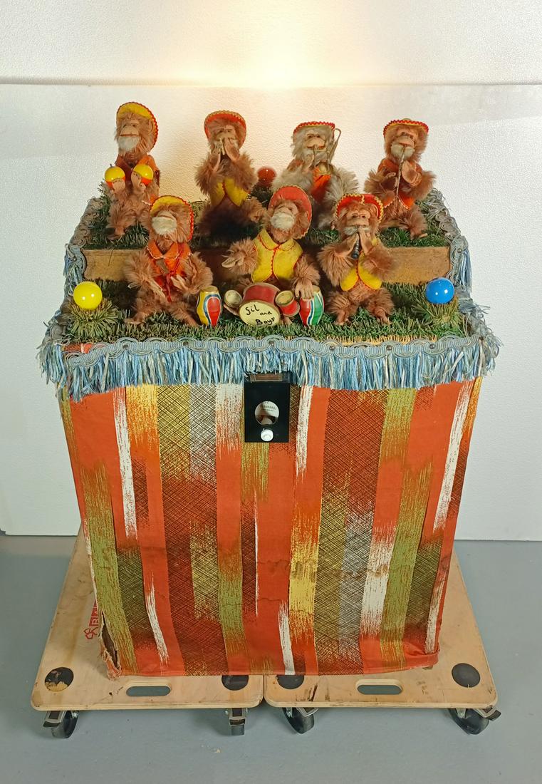 Original Bimbo Box Monkeys on Custom Case (1 of 7)