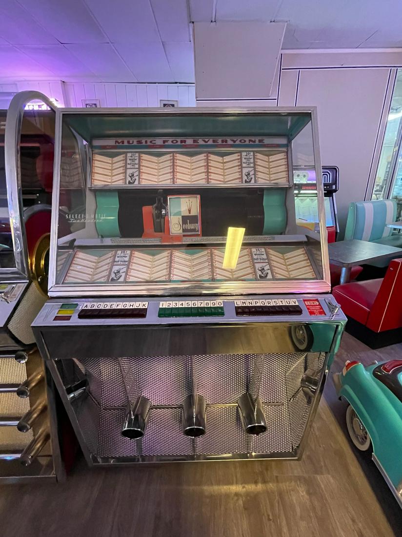 Restored 1958 Seeburg Model 201 Jukebox: Restored 1958 Seeburg Model 201 Jukebox in very good working condition. Plays 200 selections of 45 rpm records. Height: 144 cm. Width: 89 cm. Depth: 69 cm. Condition: Very Good. Location: The Netherla