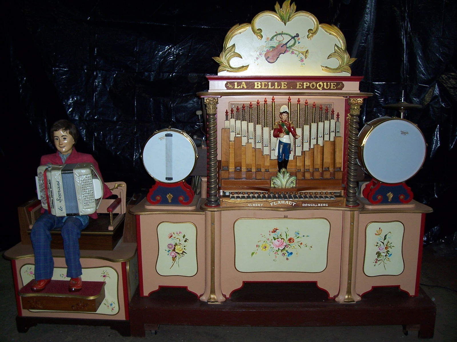 Belgian Fairground Organ with accordion Player Automaton: One of a kind fairground organ "La Belle Epoque" by Belgian organ builder Albert Flahaut. Interesting combination with the accdordion boy automaton. The organ has 92 keys, snare and bass drum and a ba
