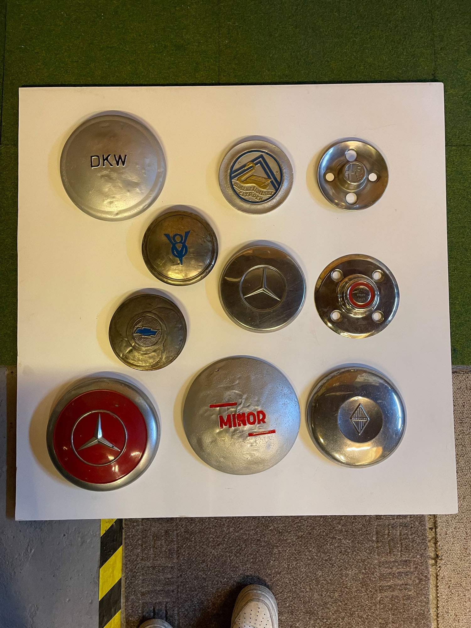 Lot of 10 Different Vintage Hubcaps (1 of 20)