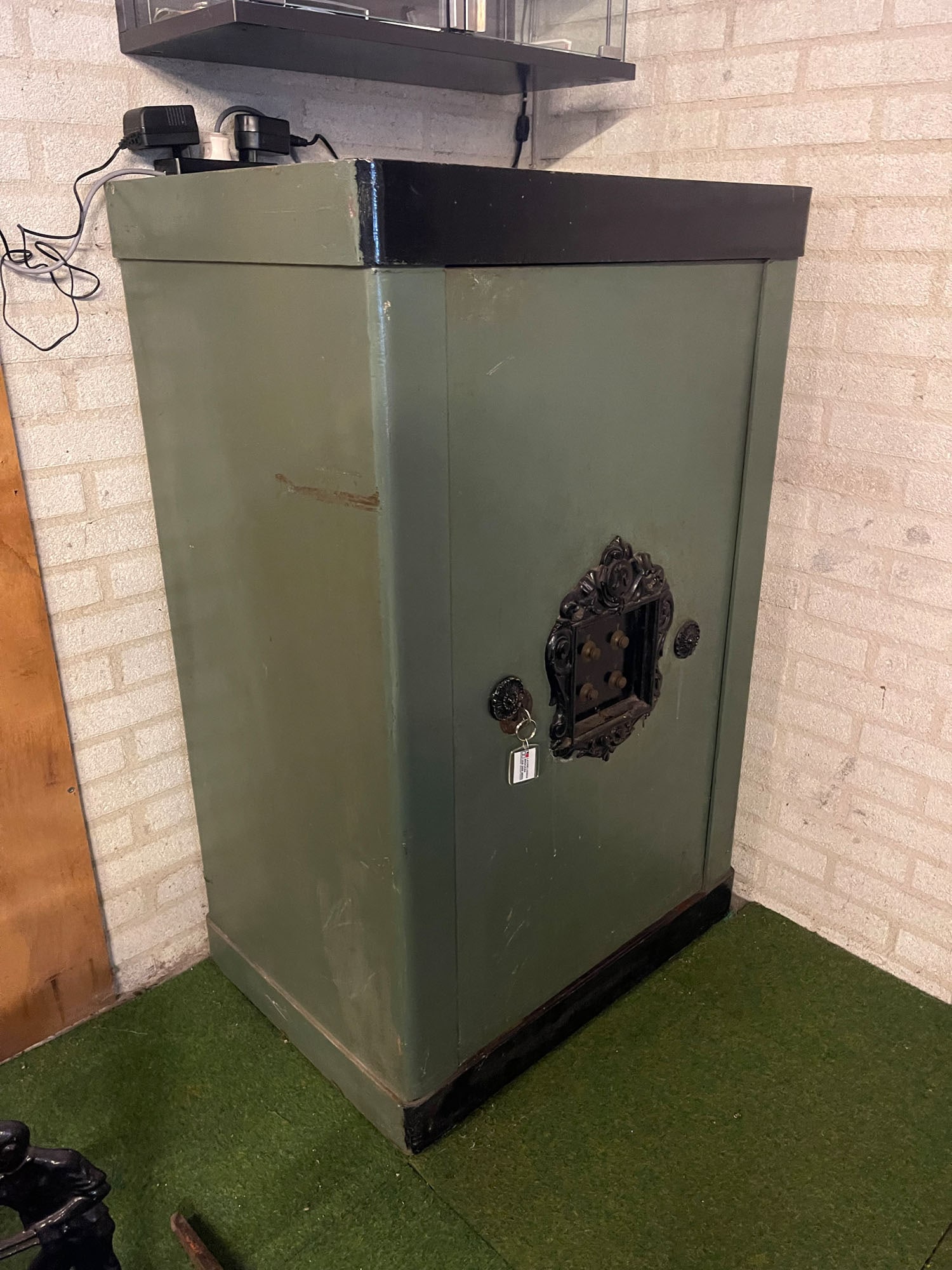 Vintage Fire Resistant Safe (1 of 9)