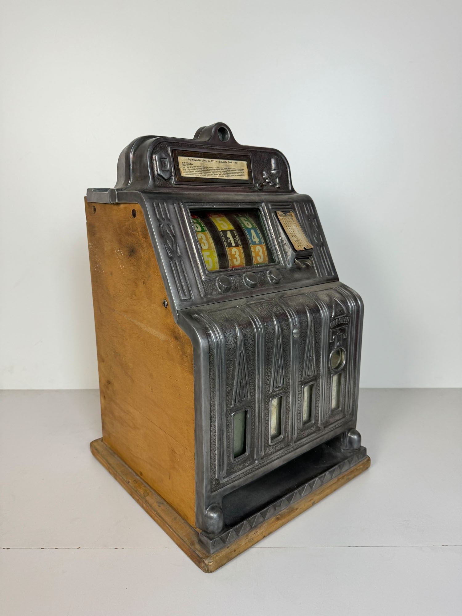 German Tura Heros D Mechanical Slot Machine ca. 1930-1950 (1 of 10)