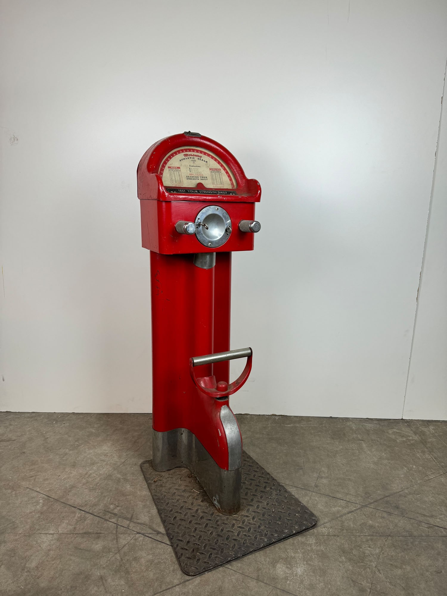 Mercury Deluxe Athletic Scale Coin-Op Strength Tester USA ca. 1947 (1 of 9)