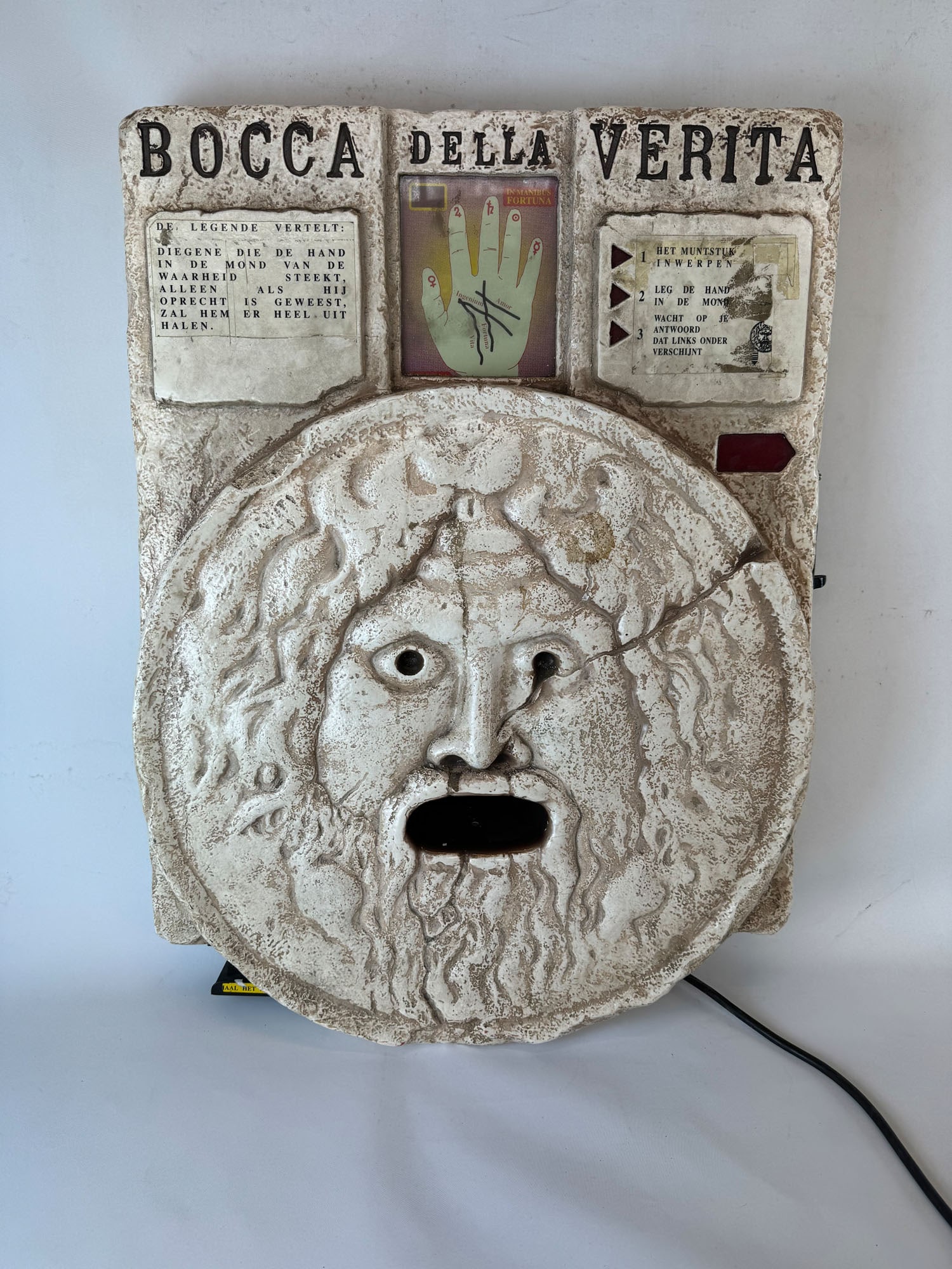 1993 Bocca Della Verita Mini Coin-Op Wall Mounted Fortune Teller Arcade (1 of 5)