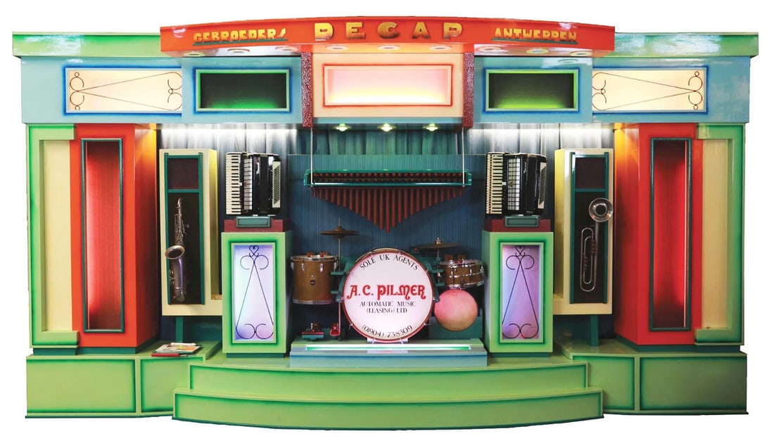 Gebroeders Decap 105 Key Dance Organ: 1960, Belgium, the Decap brothers have always strived to give their organs their own character. They were always looking for improvements and innovations. The Decap organs are therefore immediately re