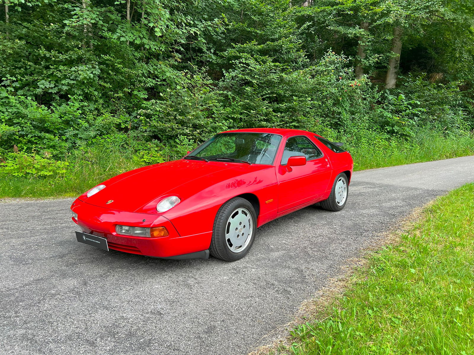 1989 Porsche 928 S4 : The Porsche 928 was manufactured from 1977 to 1995. It was intended to replace the Porsche 911 as the company’s Flagship model. That didn’t really happen, but the 928 was a great sportscar