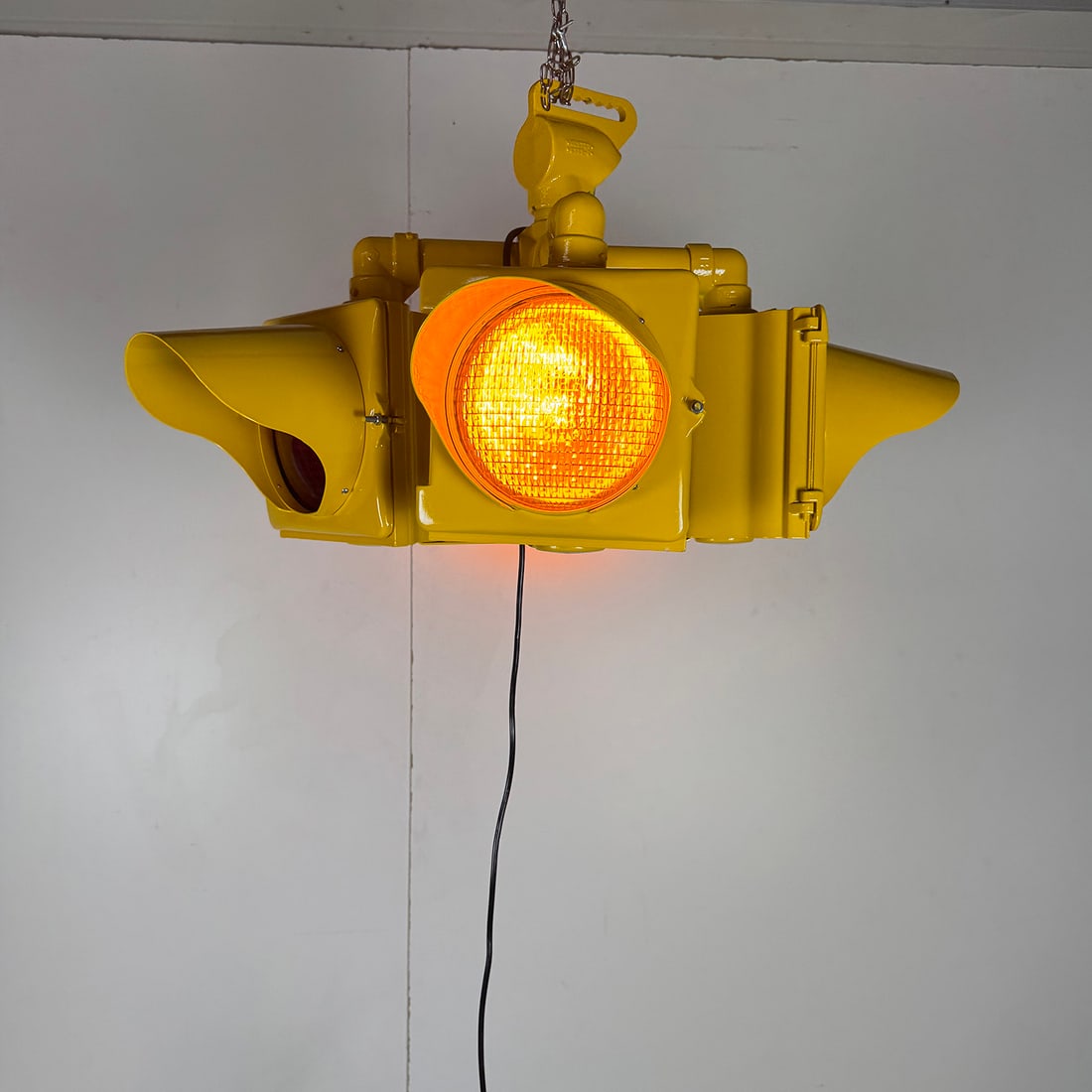Chicago 1950 4-Way Traffic Light: Chicago 1950 4-Way Traffic Light. In a working condition. Location: The Netherlands.