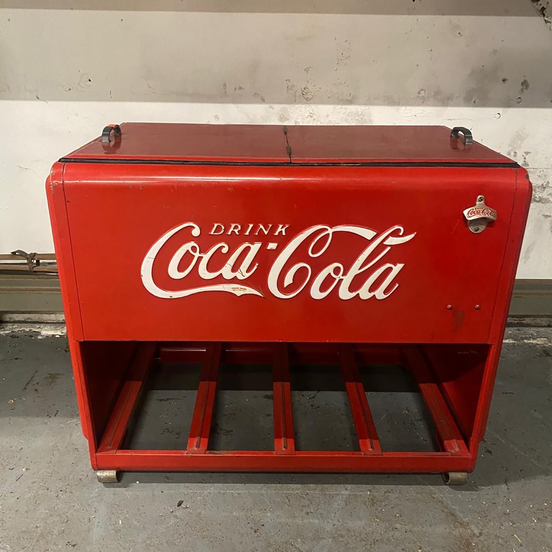 1938 Coca-Cola Ice Chest with Original Paint: 1938 Coca-Cola Ice Chest with Original Paint. Condition: Good. Location: The Netherlands.