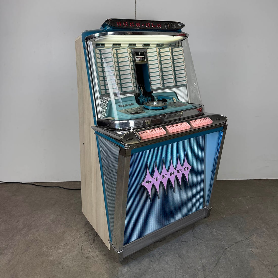 1961 Rock-Ola Model 1495 Regis 200 Selection Jukebox: 1961 Rock-Ola Model 1495 Regis jukebox with a built-in Bluetooth receiver. 200 selections of 33 & 45 RPM records. 200 selection Regis is the rarest of the 1961 models. Visual condition: in excellent f