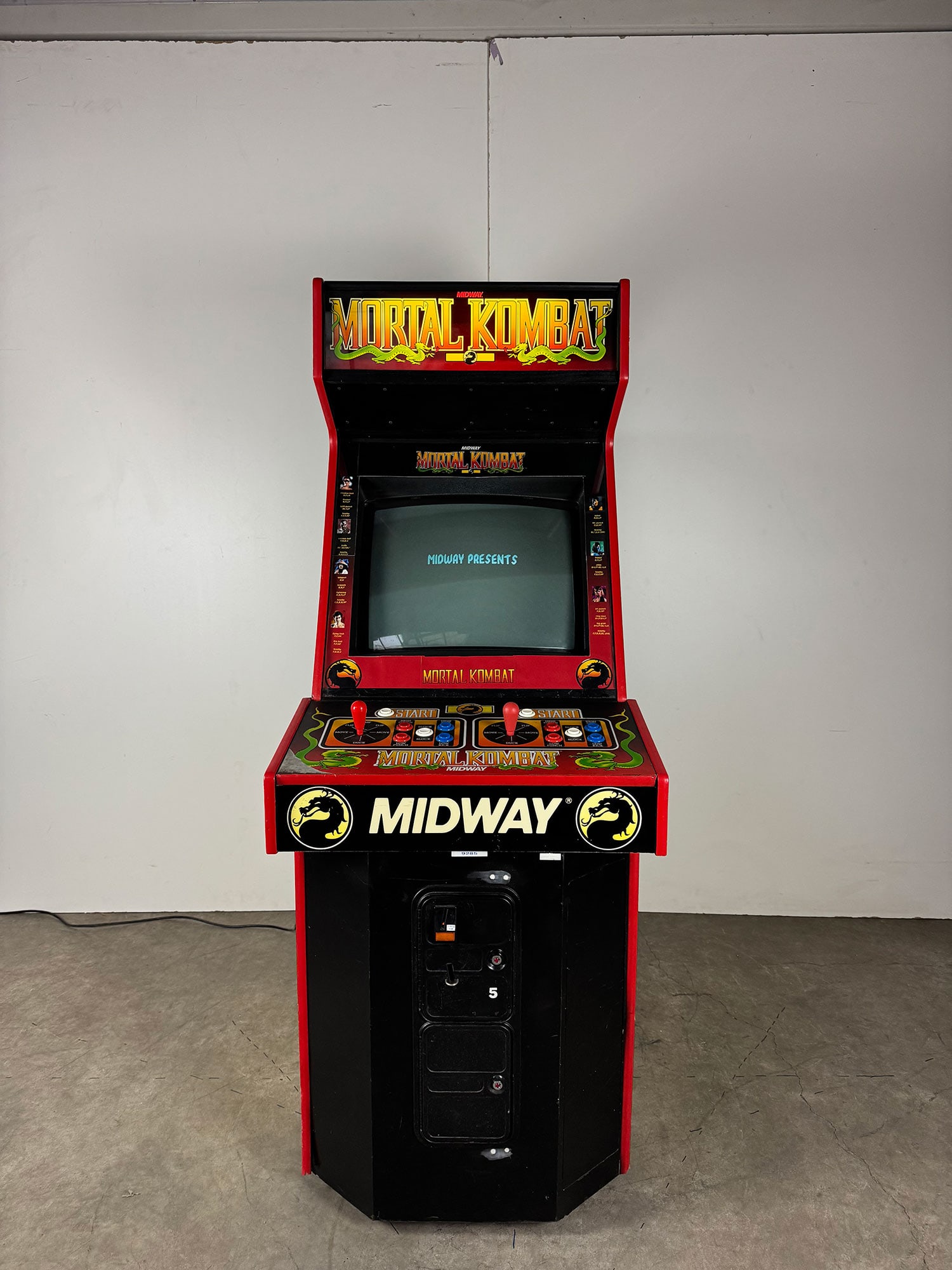 1992 Midway Mortal Kombat 2-Player Fighting Video Game Arcade (1 of 15)