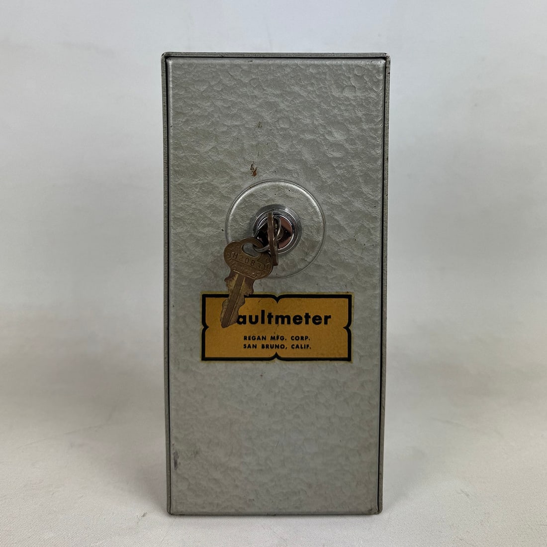 Regan Mfg. Corp 25 Cent Coin-Op "Vaultmeter" (1 of 15)