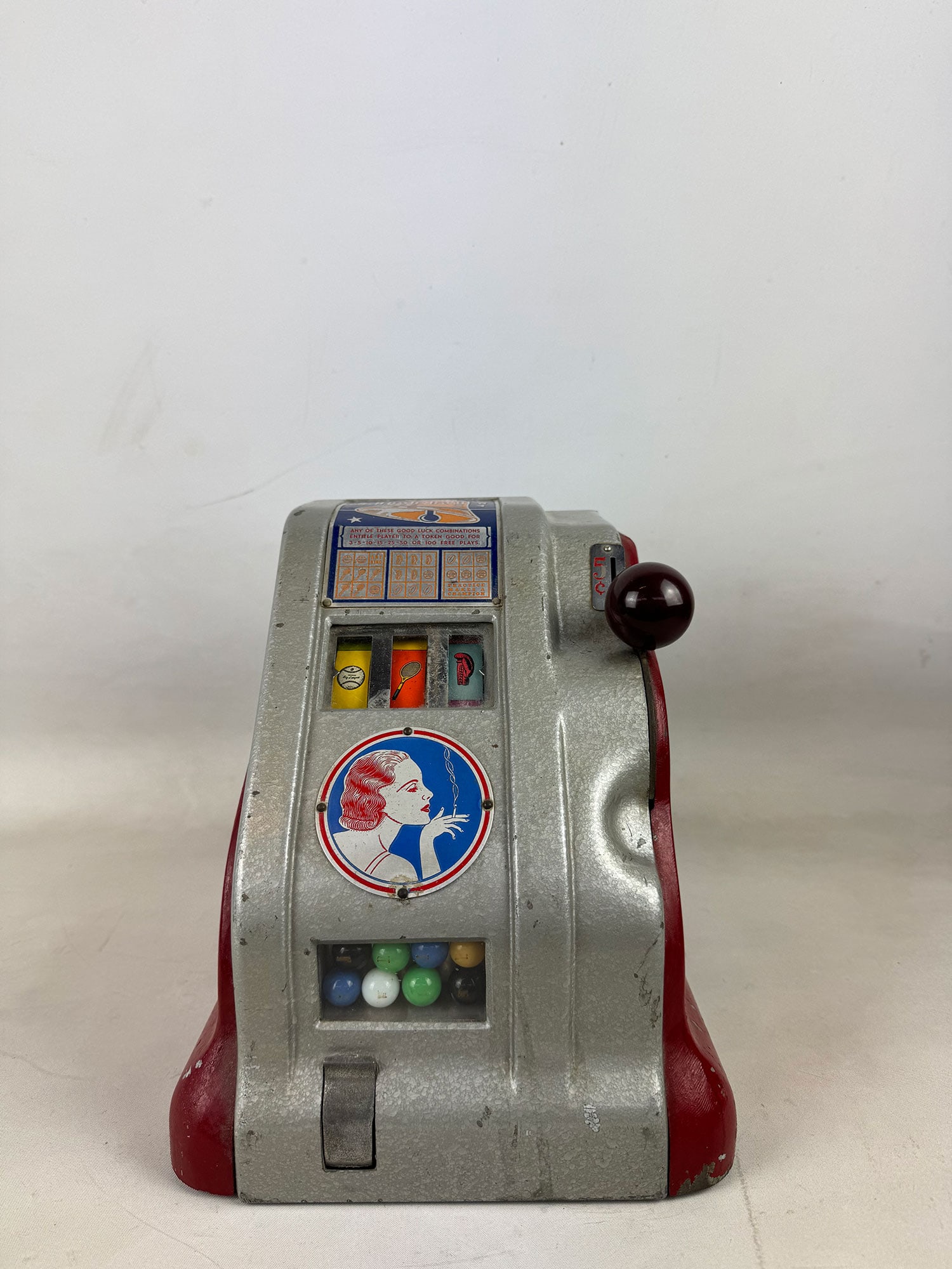 Groetchen Liberty Bell 5 Cent Gumball Trade Stimulator ca. 1941 (1 of 11)
