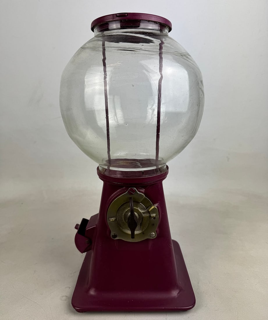 Vintage Coin-Op Gumball Vending Machine (1 of 9)