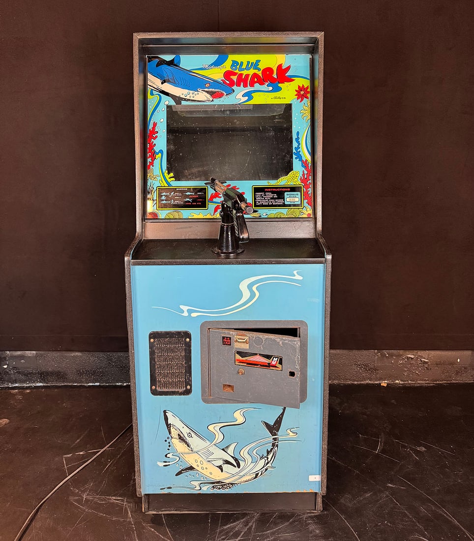 1978 Bally Midway Blue Shark Shooter Video Game Arcade: 1978 Bally Midway Blue Shark shooter video game arcade. An undersea shooting game where the player uses a mounted spear gun to kill sea creatures that move across the screen. Shoot the sharks, swordfi