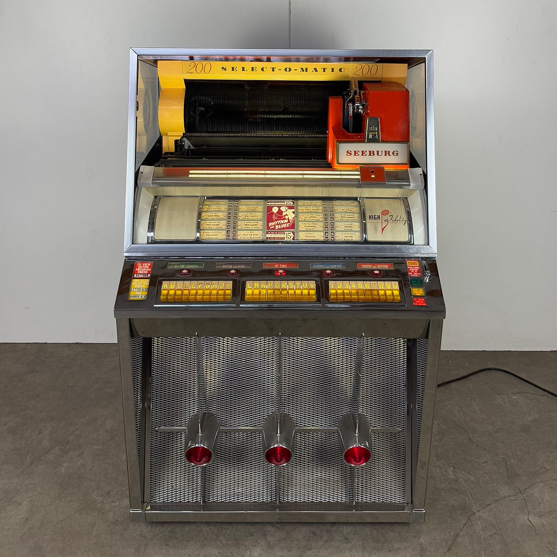 1957 Seeburg Model KD-200 Jukebox: 1957 Seeburg KD-200 jukebox. 200 selections of 45 RPM records. Visual condition: in excellent restored visual condition, excellent condition chrome plating and case, shows almost no wear. Technical co