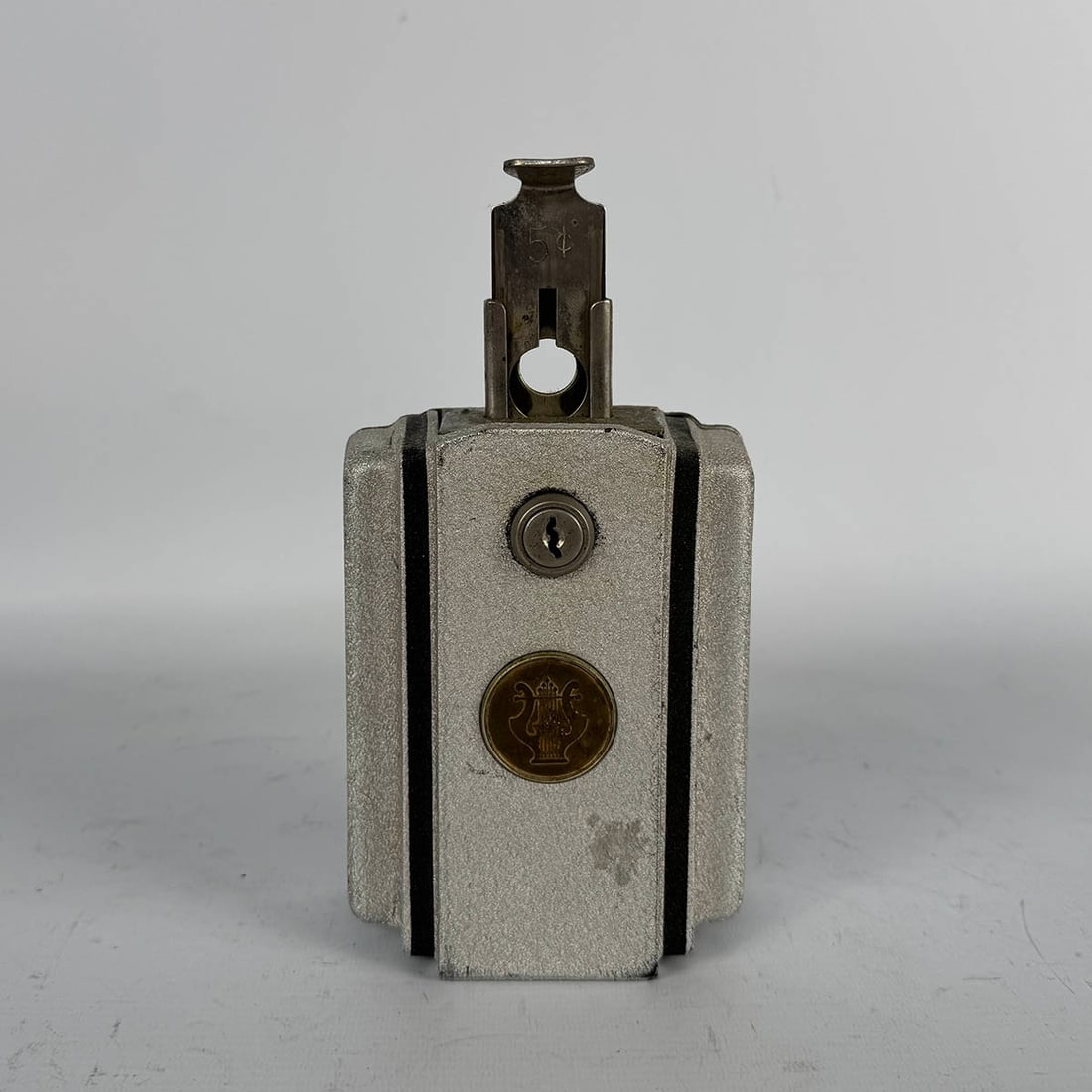 Monarch Model 700 5 Cent Non-Selective Wallbox Late 1930s - Early 1940s in Silver & Black Color (1 of 10)