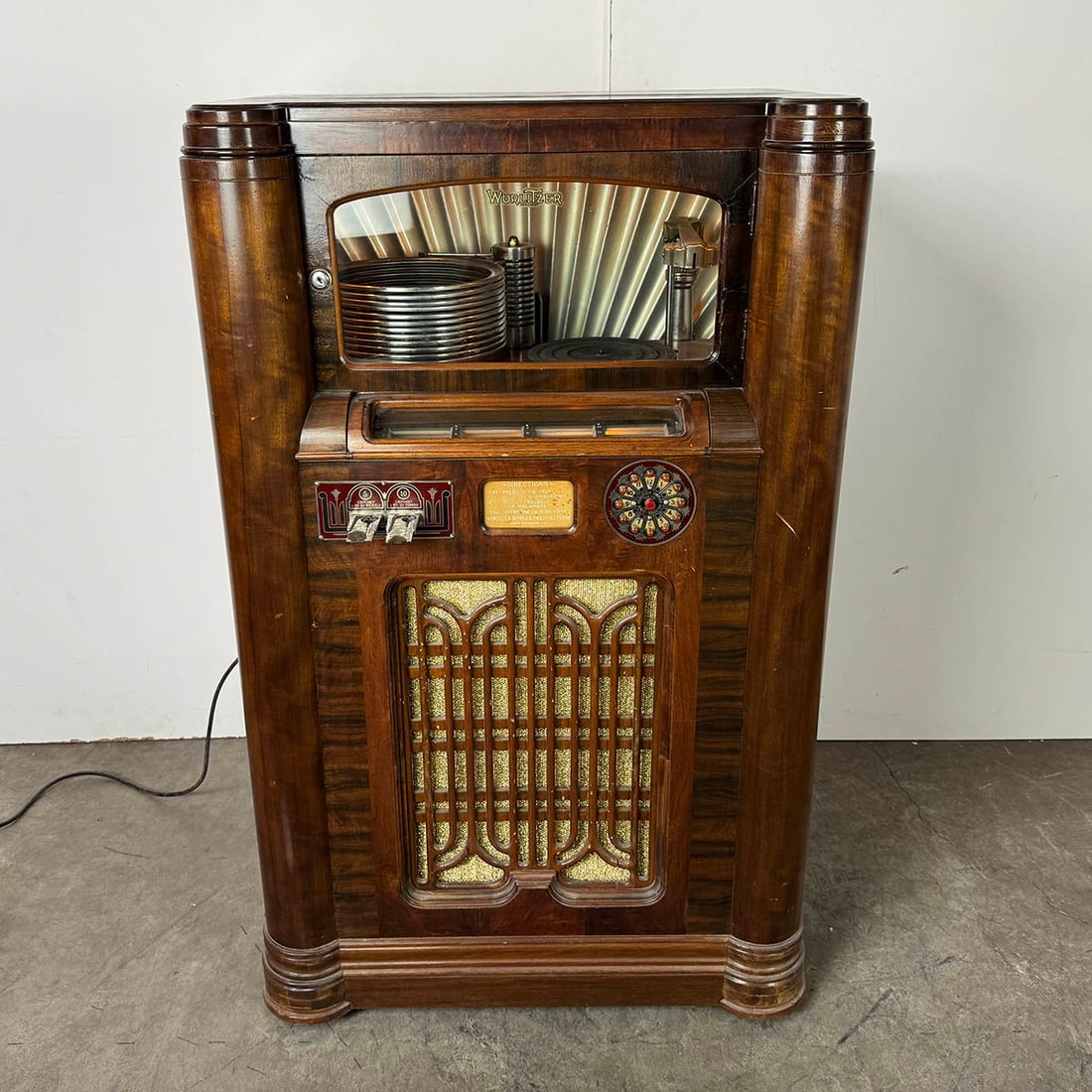 1936 Wurlitzer Model 412 Jukebox (1 of 16)