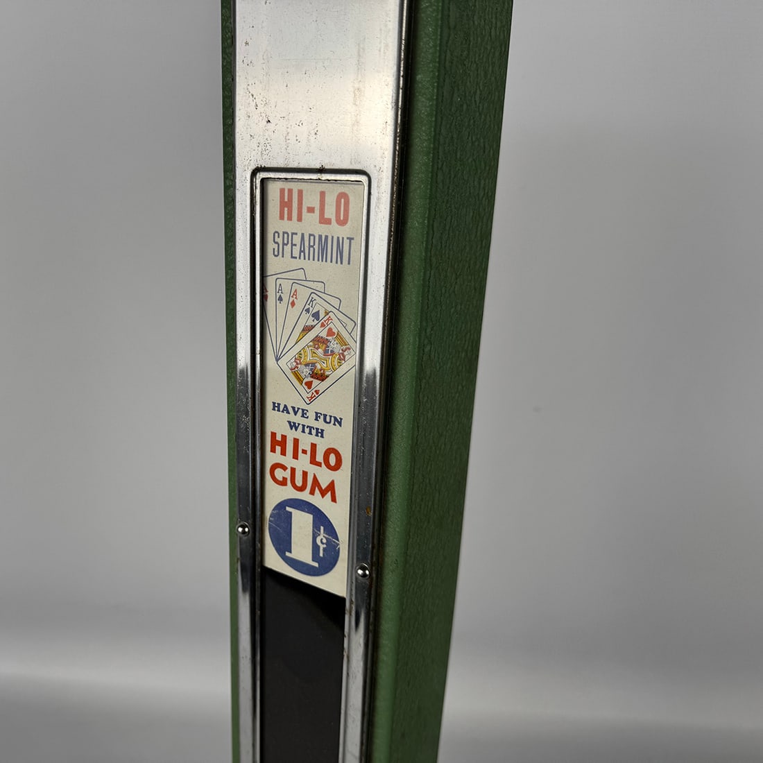 Vintage Pulver Hotchu (Hi-Lo) 1-Column Chewing Gum Vending Machine in Chrome & Green Finish (1 of 9)