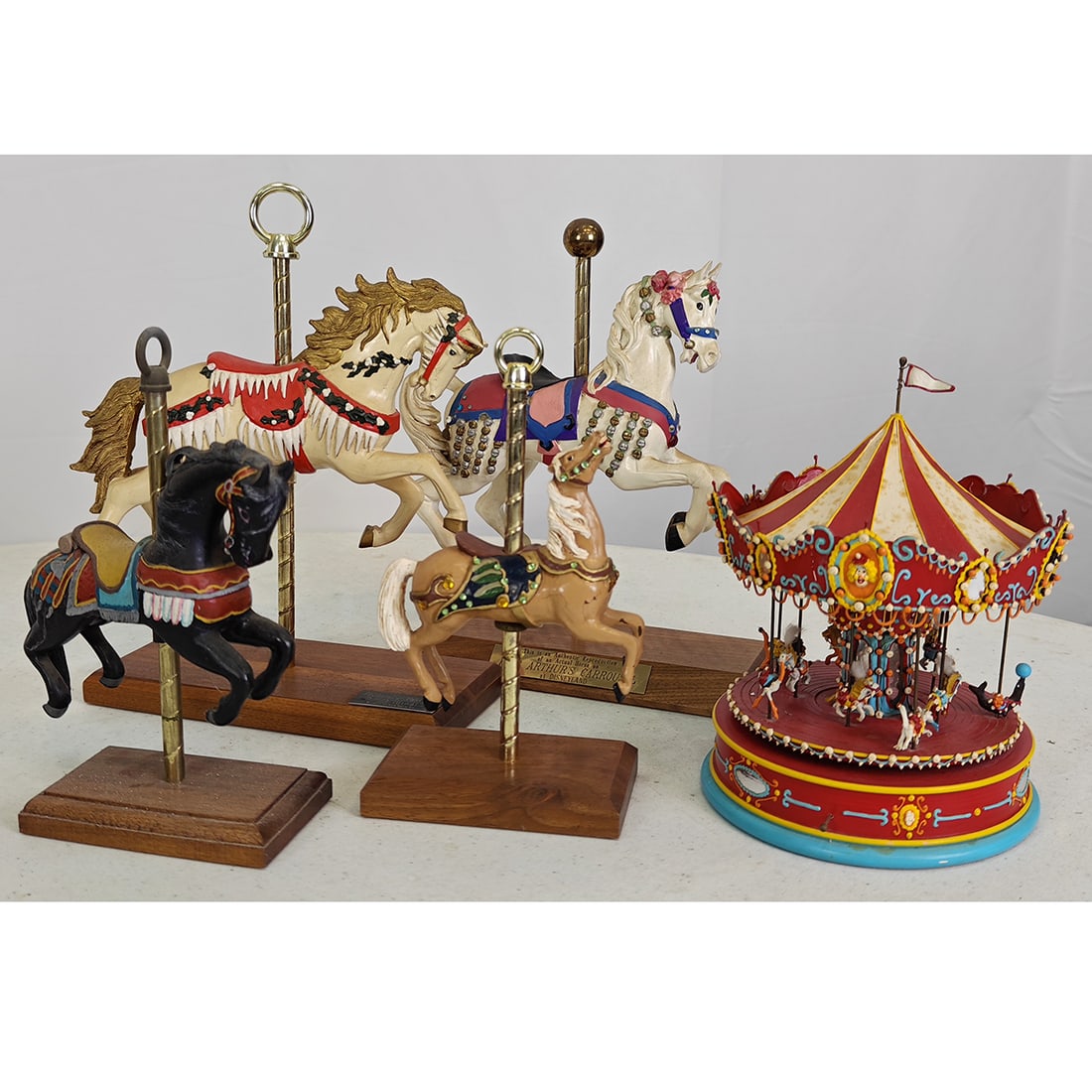 Lot of 5 Various Carousel Collectibles (1 of 3)