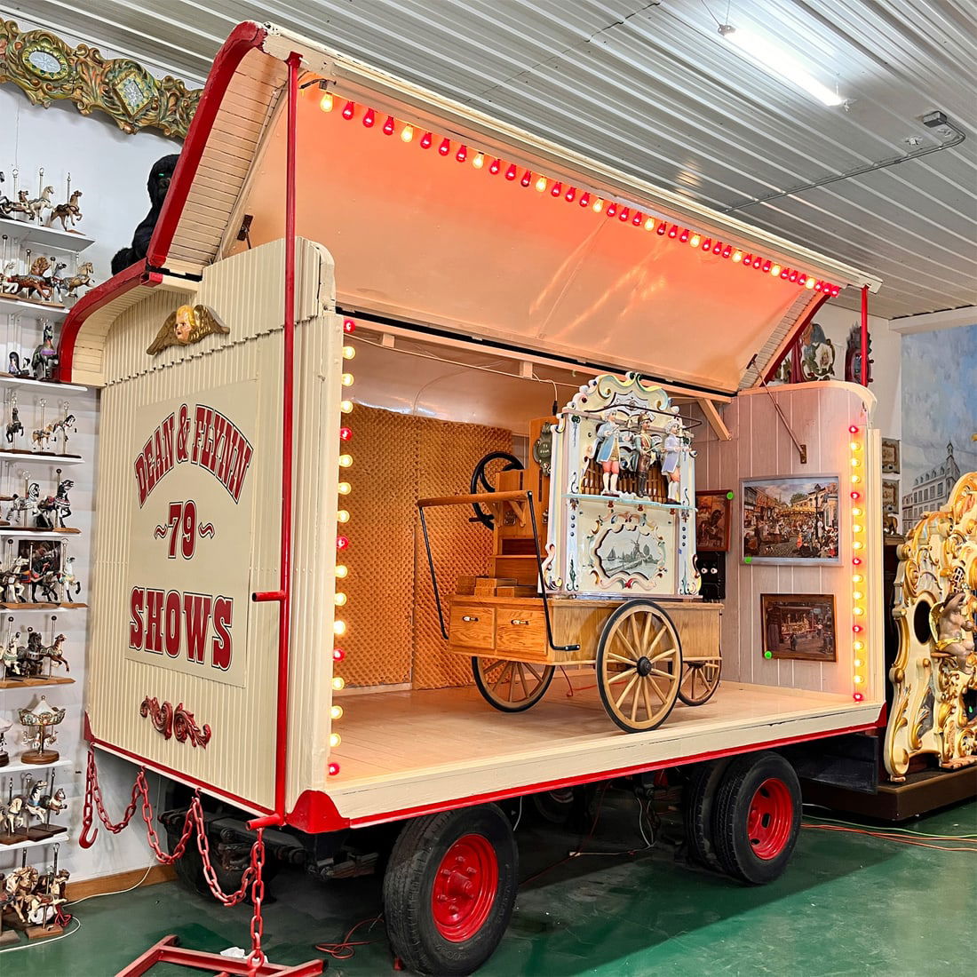 European Round Top Fairground/Organ Trailer - "Dean & Flynn Shows, 79": This original European Round Top fairground/organ trailer, originally housing the 79-keyless Richter fairground organ, was first imported in U.S. around 1978 from the Netherlands, for use with "Dean &