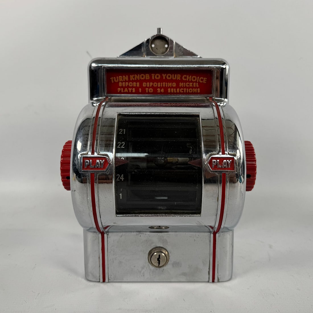 Packard Butler Wallbox with Red Knobs (1946-1949) (1 of 10)