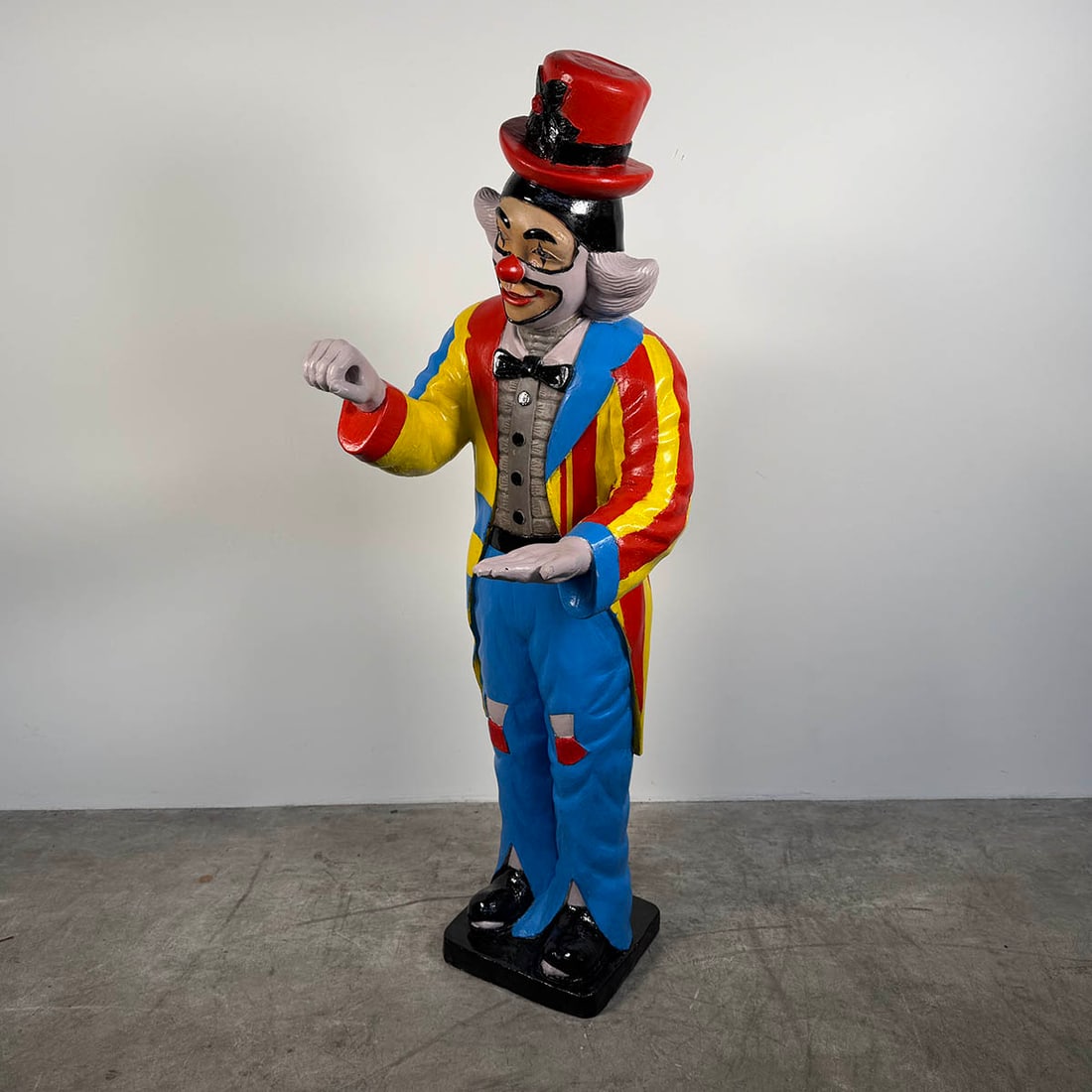 Fiberglass Clown Greeter Statue (1 of 9)