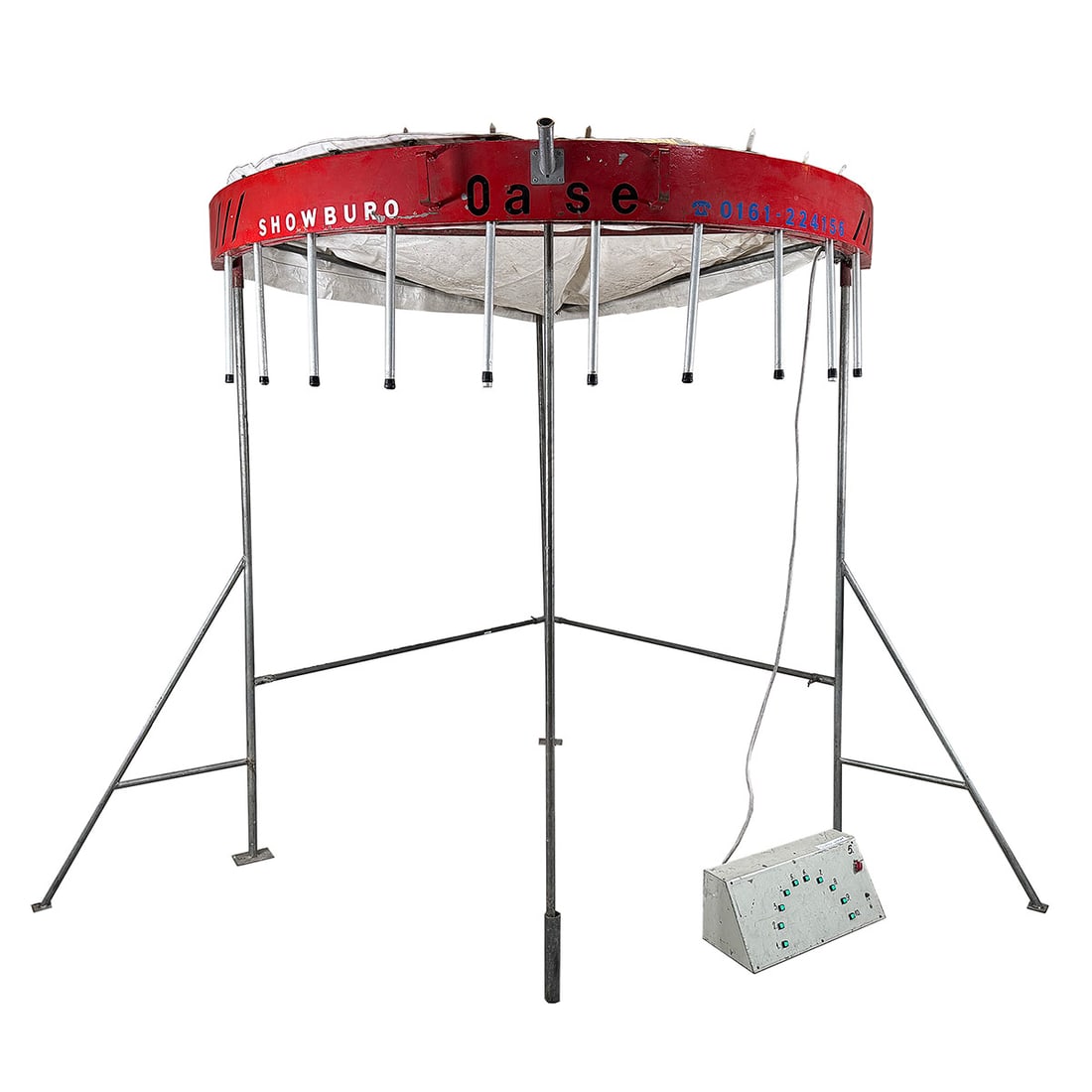 Electronic Falling Stick Catching Game with Manual Control Box: Electronic falling stick catching game with manual control for 10 sticks. The game comes with a blue back wall cover, white roof cover, floor matt and a Dutch flag. Good working condition. Good visual