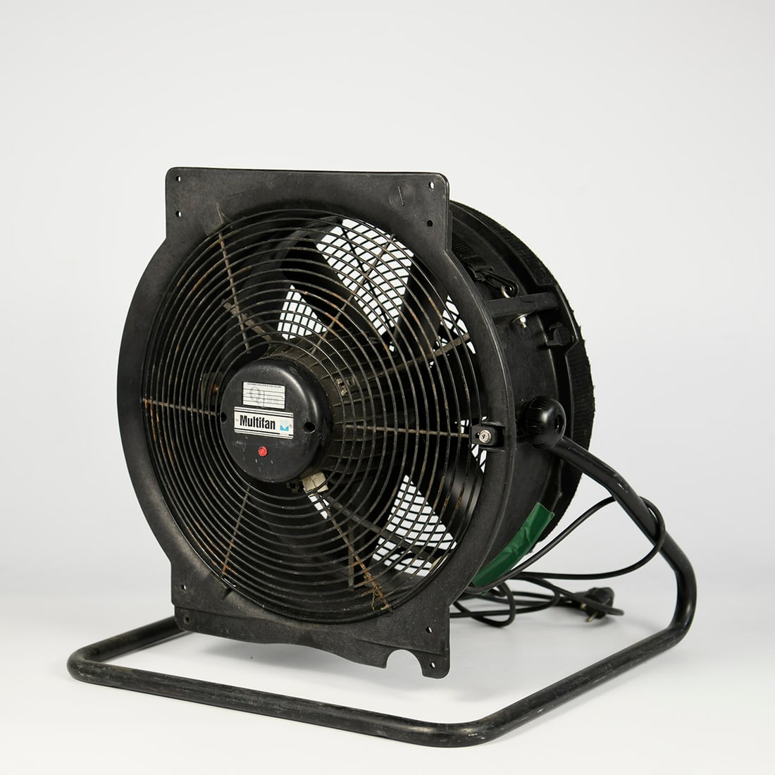 Multifan Black Low Multi-position Sky Air Blower 630W, 2800 RPM: Multifan black low multi-position sky air blower 630W, 2800 RPM. In a good working condition. Dimensions (H x W x D): 56 x 54 x 52 cm. Condition: Good. Location: The Netherlands, Tilburg.
