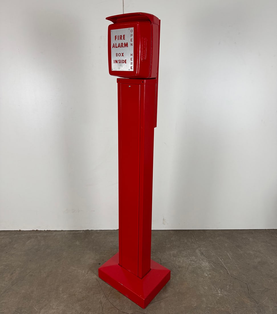 Restored Vintage Fire Alarm Pull Station with ADT B5009 Pull Mechanism: Restored vintage fire alarm pull station with ADT B5009 pull mechanism. The pull station has been nicely repainted and is in very good visual condition showing only minor wear. Dimensions (H x W x D):