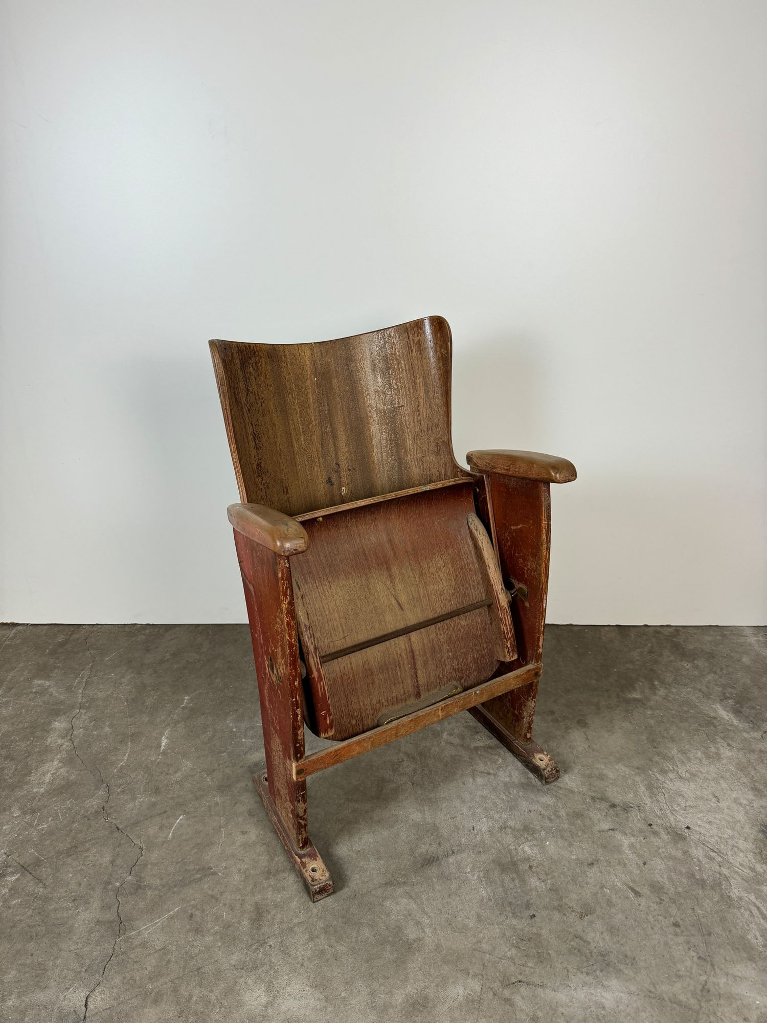 Vintage Wooden Cinema Seat: Vintage Wooden Cinema Seat. Only visual damage, great for restoration. Dimensions (H x W x D): 81 x 53 x 30 cm. Condition: Fair. Location: The Netherlands, Tilburg.