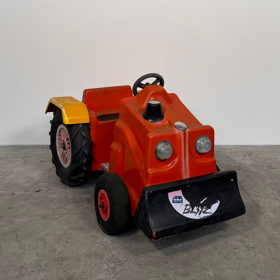 Vintage Kids Tractor Kiddy Ride - RED (1 of 10)