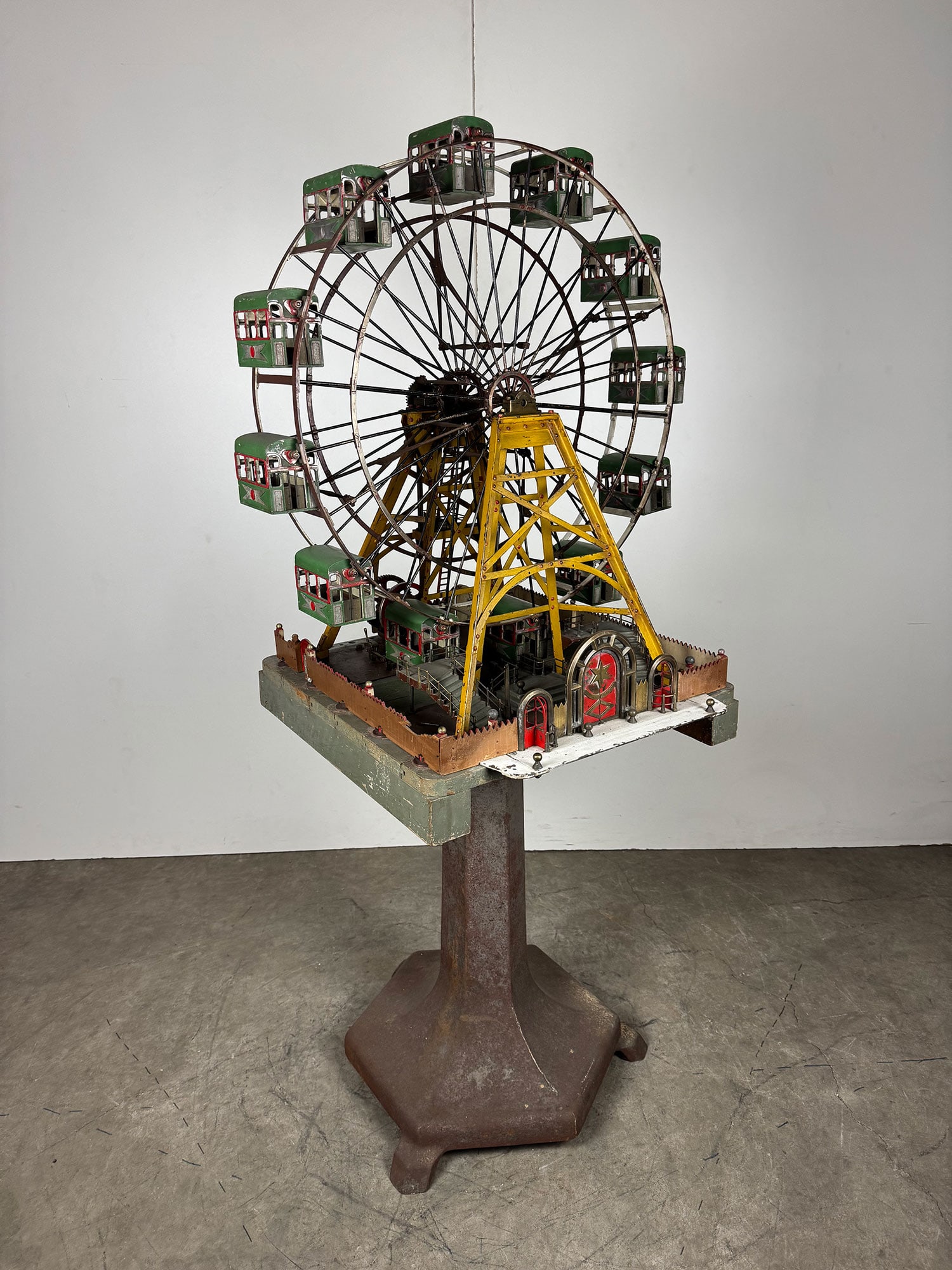 Mechanical Ferris Wheel Scale Model ca. 1930s-1940s (1 of 20)
