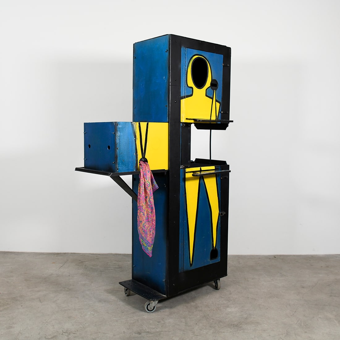 Classic "Zig Zag" Restoration Illusion: Classic "Zig Zag" restoration illusion. Two metal blades and a colorful scarf are included as parts of the illusion. An extra spray can for the specific blue color used for the illusion is included. G