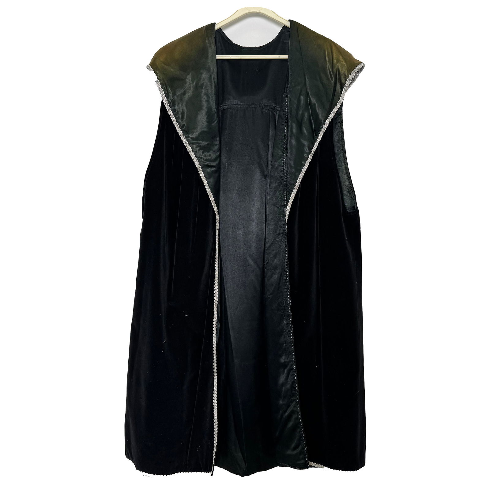 Black Velvet Cape with Gold Trim from the Het Land van Ooit Amusement Park: Black velvet cape with gold trim from the Het Land van Ooit amusement park. Het Land van Ooit was a small amusement park in Drunen, 15 kilometers from the Efteling. Good visual condition, showing some