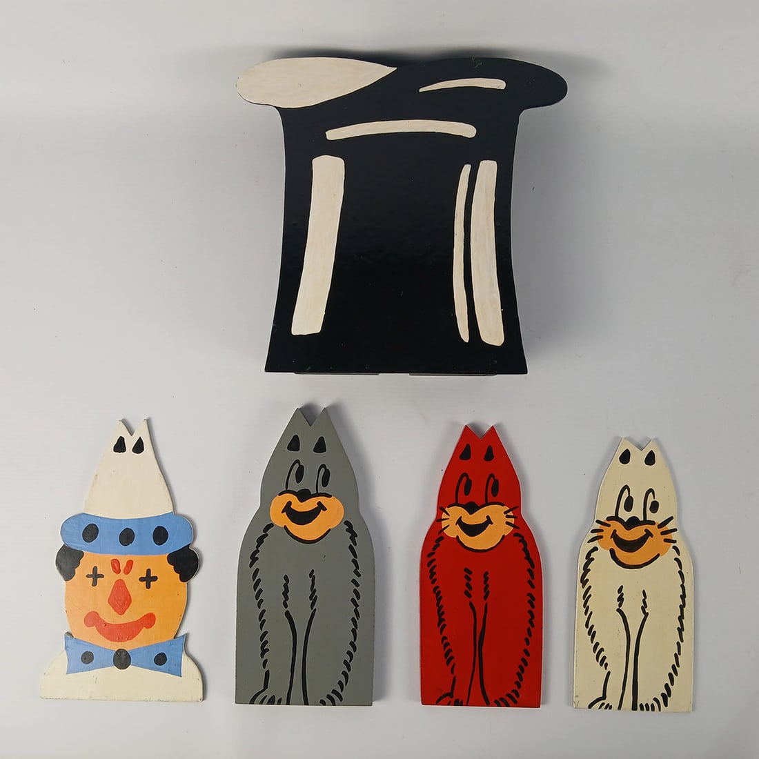 Vintage "Cats Turn to Clown" Children's Magic Trick from the Royce Collection: Vintage "Cats Turn to Clown" children's magic trick from the Royce collection. Dimensions (H x W x D): 27 x 26 x 6 cm. Condition: Very Good. Location: The Netherlands, Tilburg.