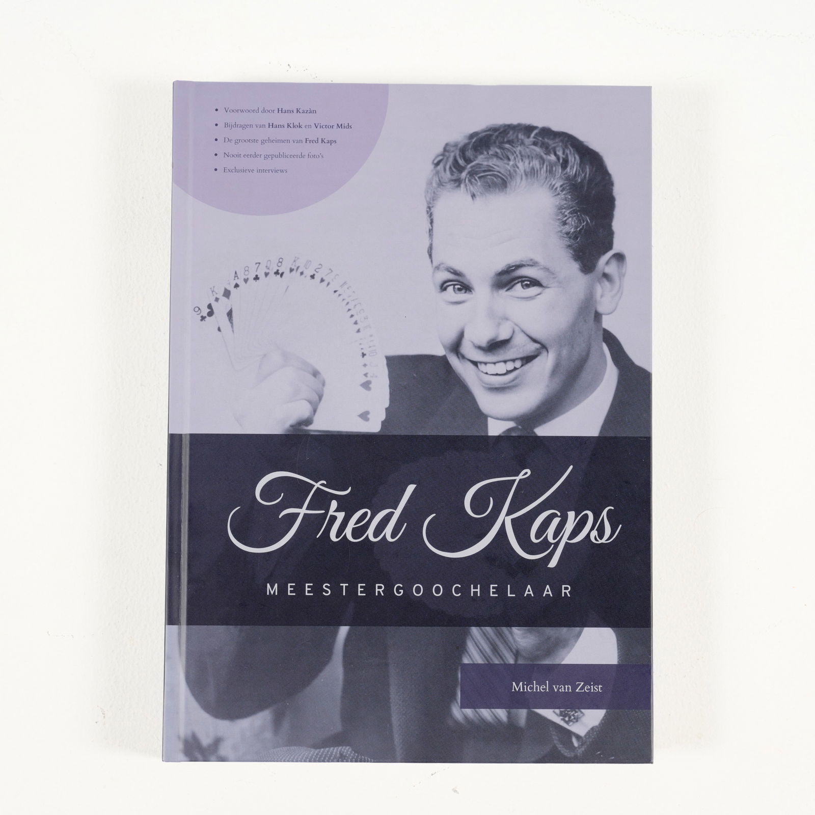 Royce Owned Dutch Soft Cover Magic Book "Hofgoochelaar Larette En Zijn Mysterieuze Dood": Royce Owned Dutch soft cover magic book "Hofgoochelaar Larette en zijn mysterieuze dood" in excellent like new condition with handwritten personal note by the author. Condition: Excellent. Location: T