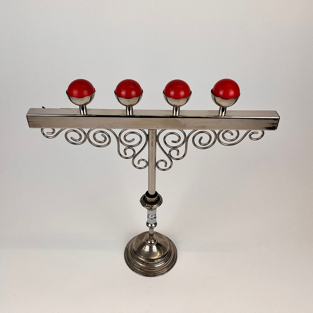 Mechanical Billiard Ball Stand Magic Trick Ca. 1920: Billiard ball stand illusion from Germany Ca. 1920 with clockwork mechanism. Made by Conradi Horster Berlin or Willman Hamburg, Germany. In good condition. Dimensions (H x W x D): 44,5 x 41,5 x 12,5 c
