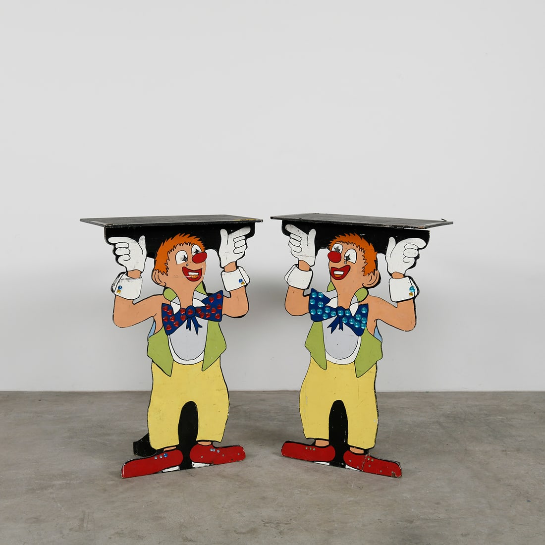 Set of 2 Wooden Clown Figure Magic Tables Produced by Berry Merlin Studio in Netherlands: Set of 2 wooden clown figure magic tables produced by Berry Merlin Studio in the Netherlands. Berry Merlin (1949-2015) was a Dutch magician, clown, and magic dealer. The magic tables are in a good vis