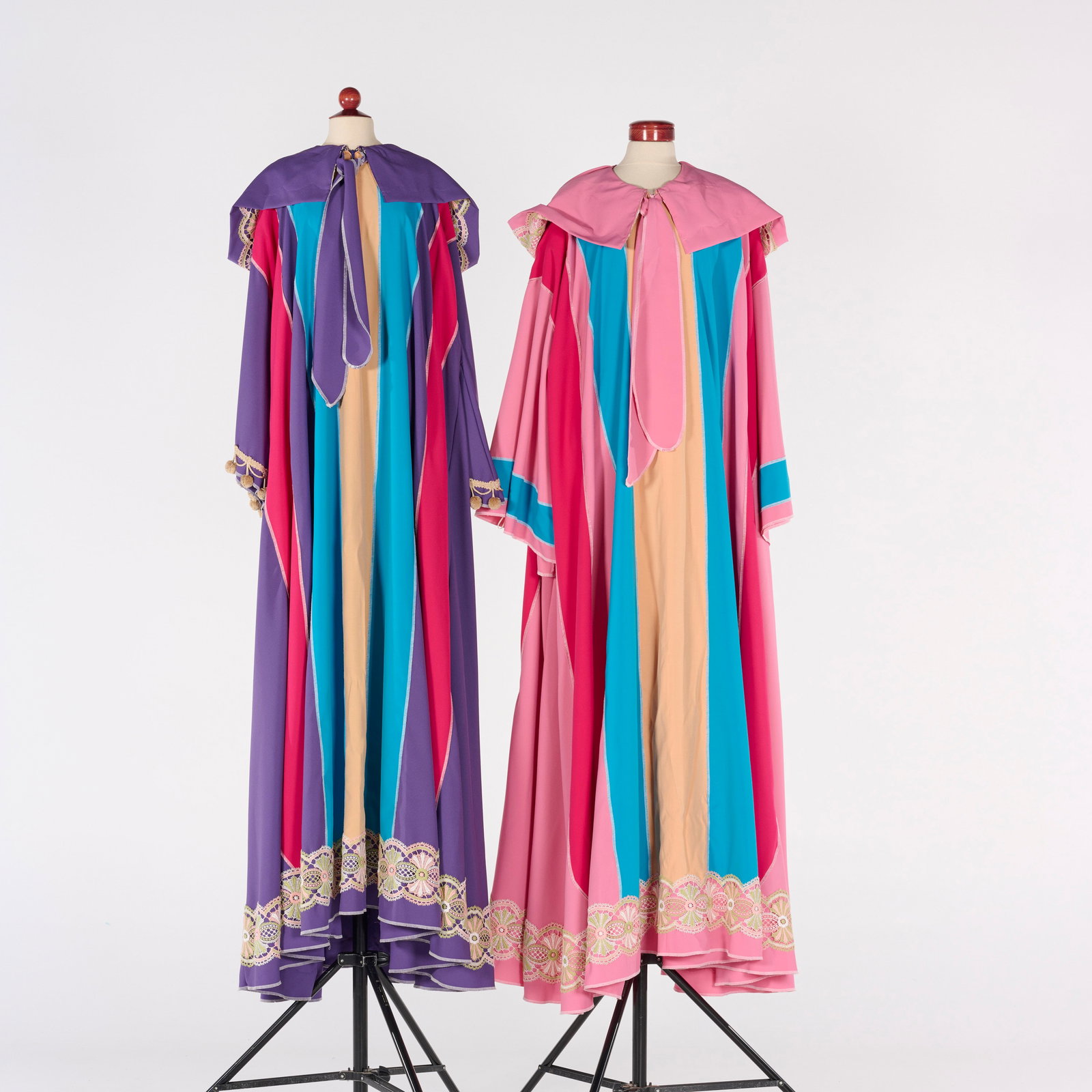 Lot of 2 Original "Venetian Gatekeeper" Stilt Act Costumes from the Royce Collection: Lot of 2 original "Venetian Gatekeeper" stilt act costumes from the Royce Collection. Please use our provided images to judge the condition. Location: The Netherlands, Tilburg.