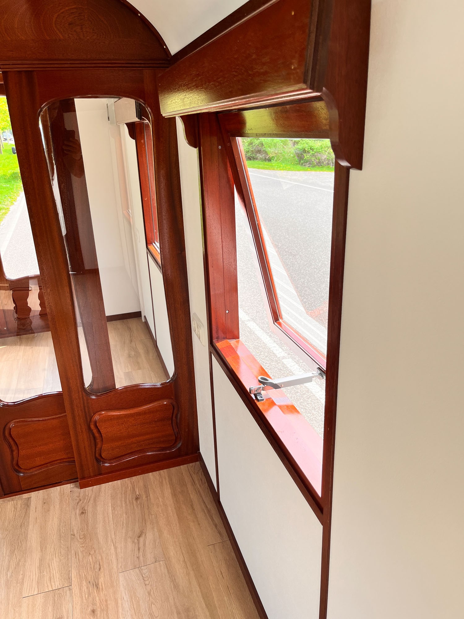 6 Meter Long Gypsy Wagon with the Famous Raised 'Cuckoo' Roof (ca. 2018) - 13