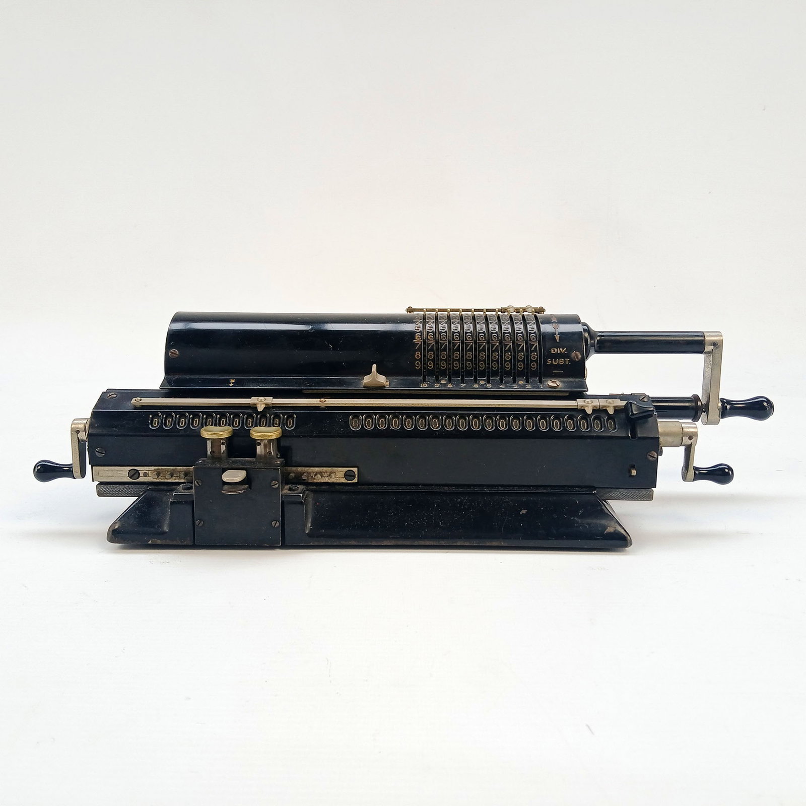 Original Odhner Model 34 Mechanical Arithmometer (ca. 1936-1939) (1 of 15)