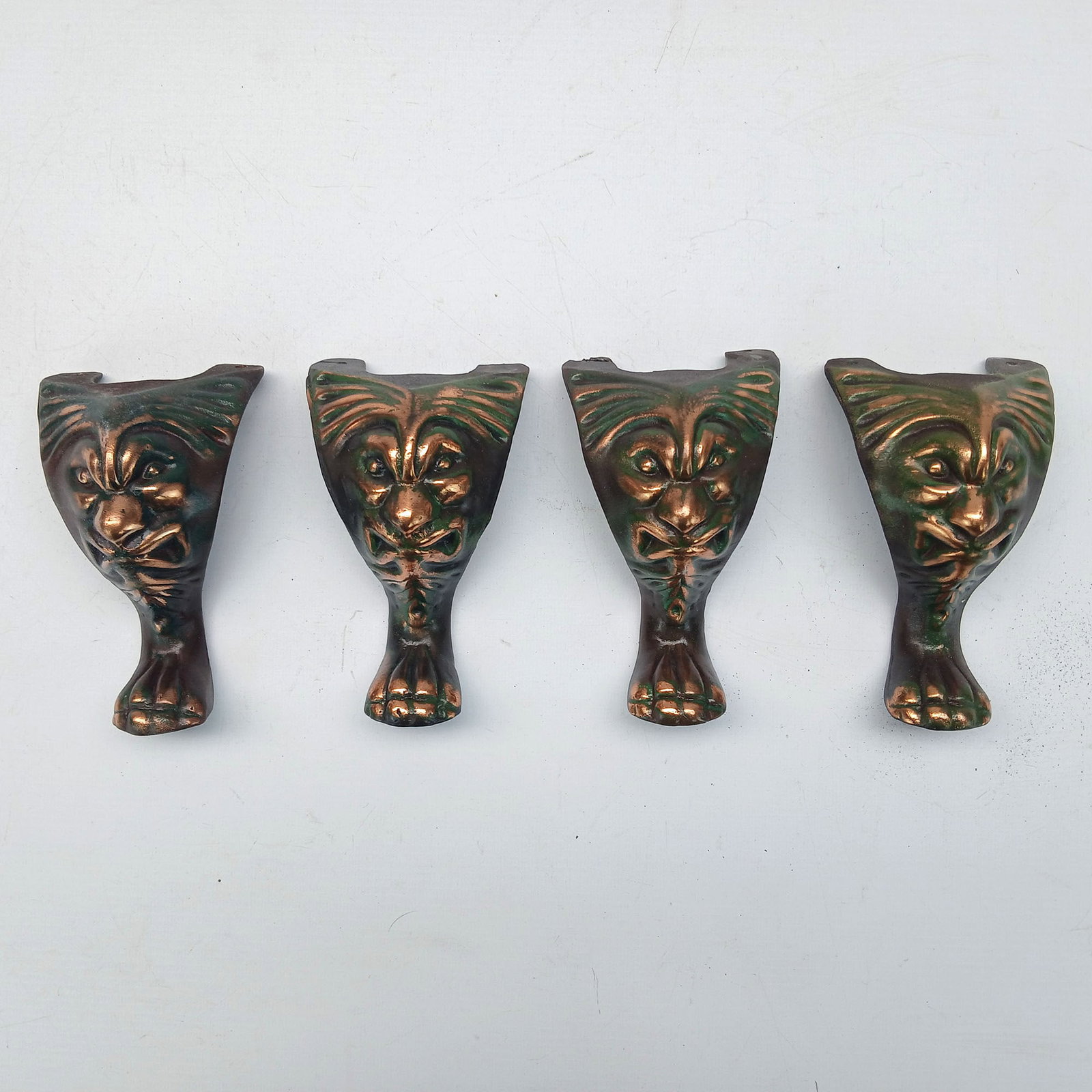 Set of 4 Cast Aluminium Antique Style Feet for Coin-Op Machines (1 of 4)