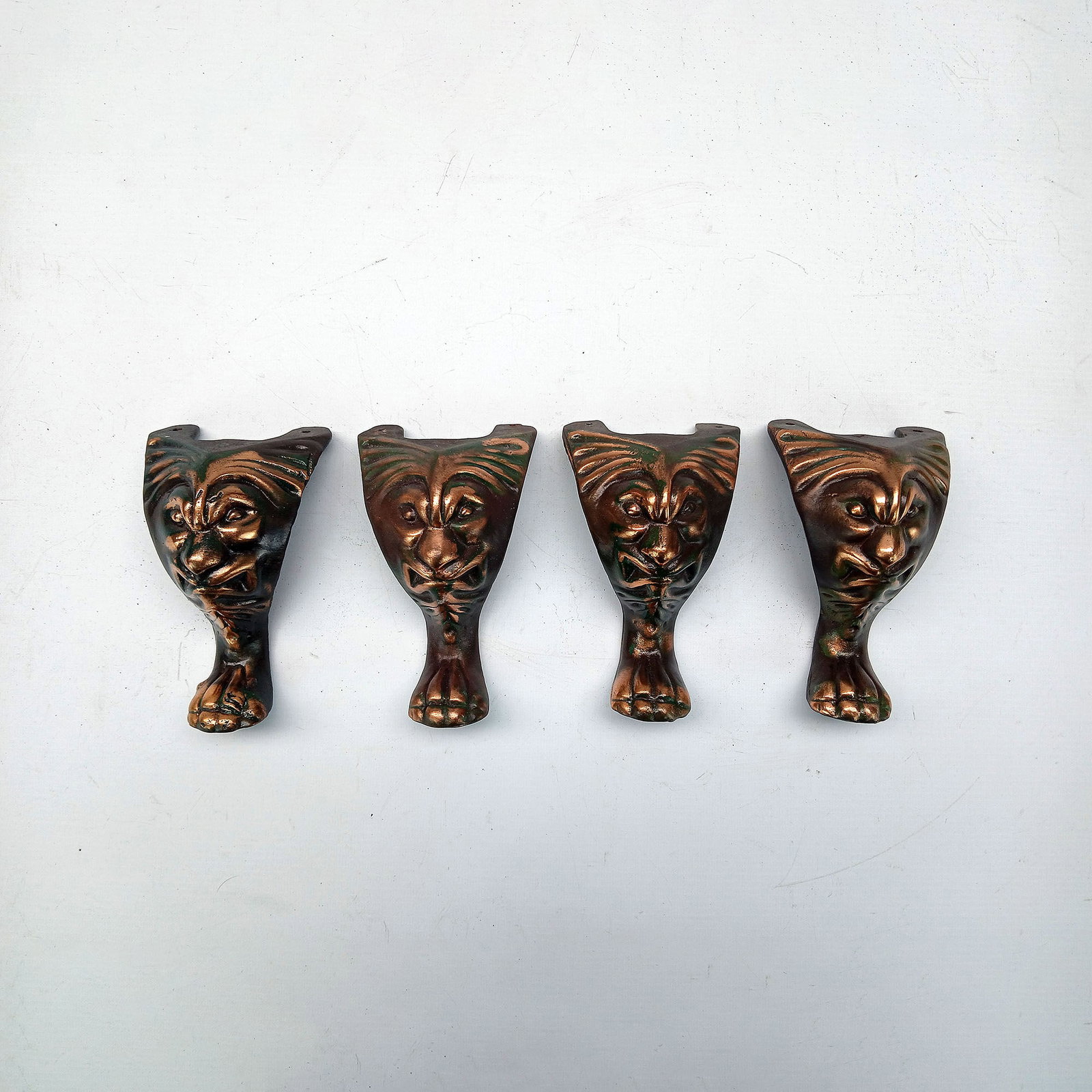 Set of 4 Cast Aluminium Antique Style Feet for Coin-Op Machines (1 of 4)