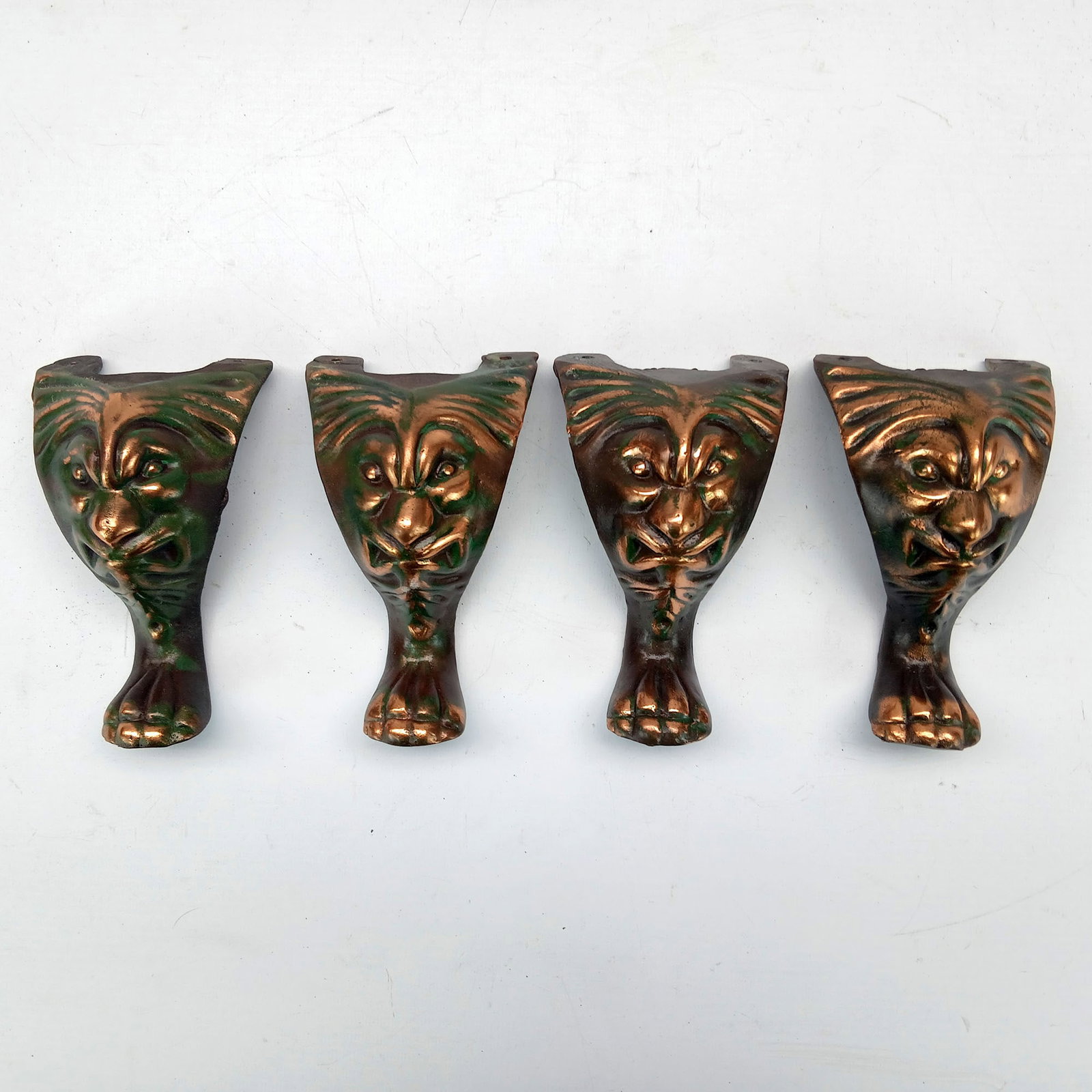 Set of 4 Cast Aluminium Antique Style Feet for Coin-Op Machines (1 of 4)