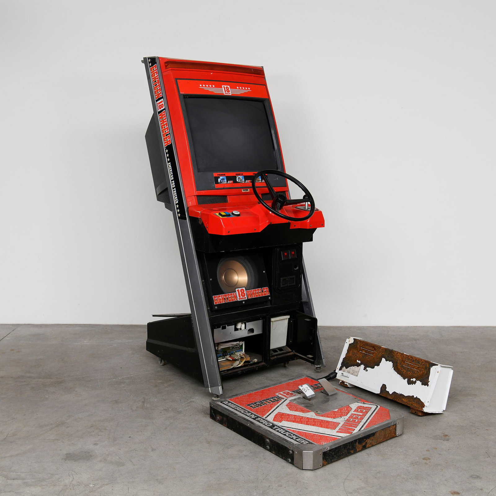 18 Wheeler: American Pro Trucker Arcade Game Sega (1999) (1 of 14)