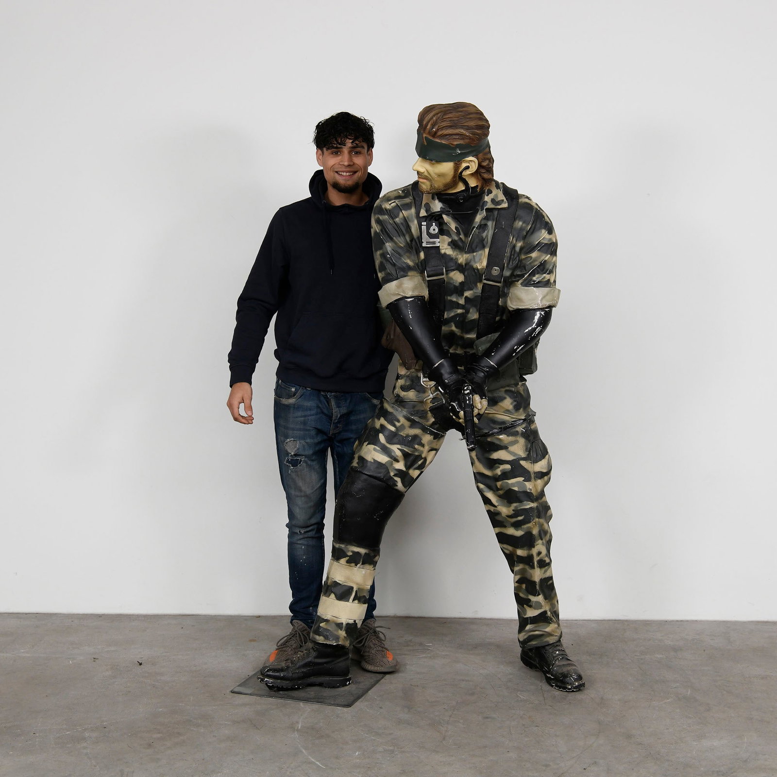 Metal Gear Solid Solid Snake Statue by Muckle Oxmox - 10