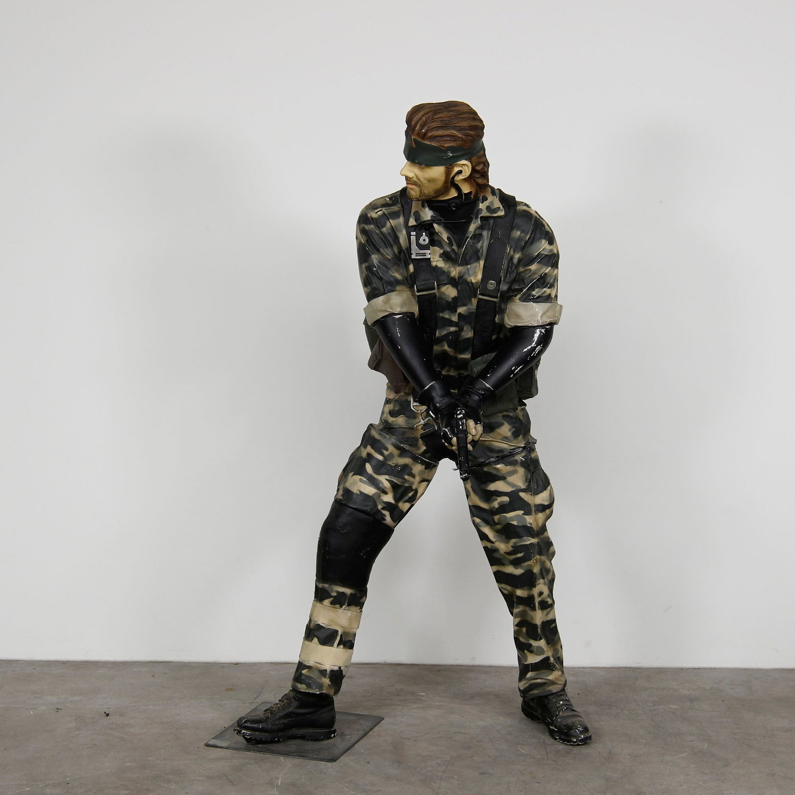 Metal Gear Solid Solid Snake Statue by Muckle Oxmox - 9