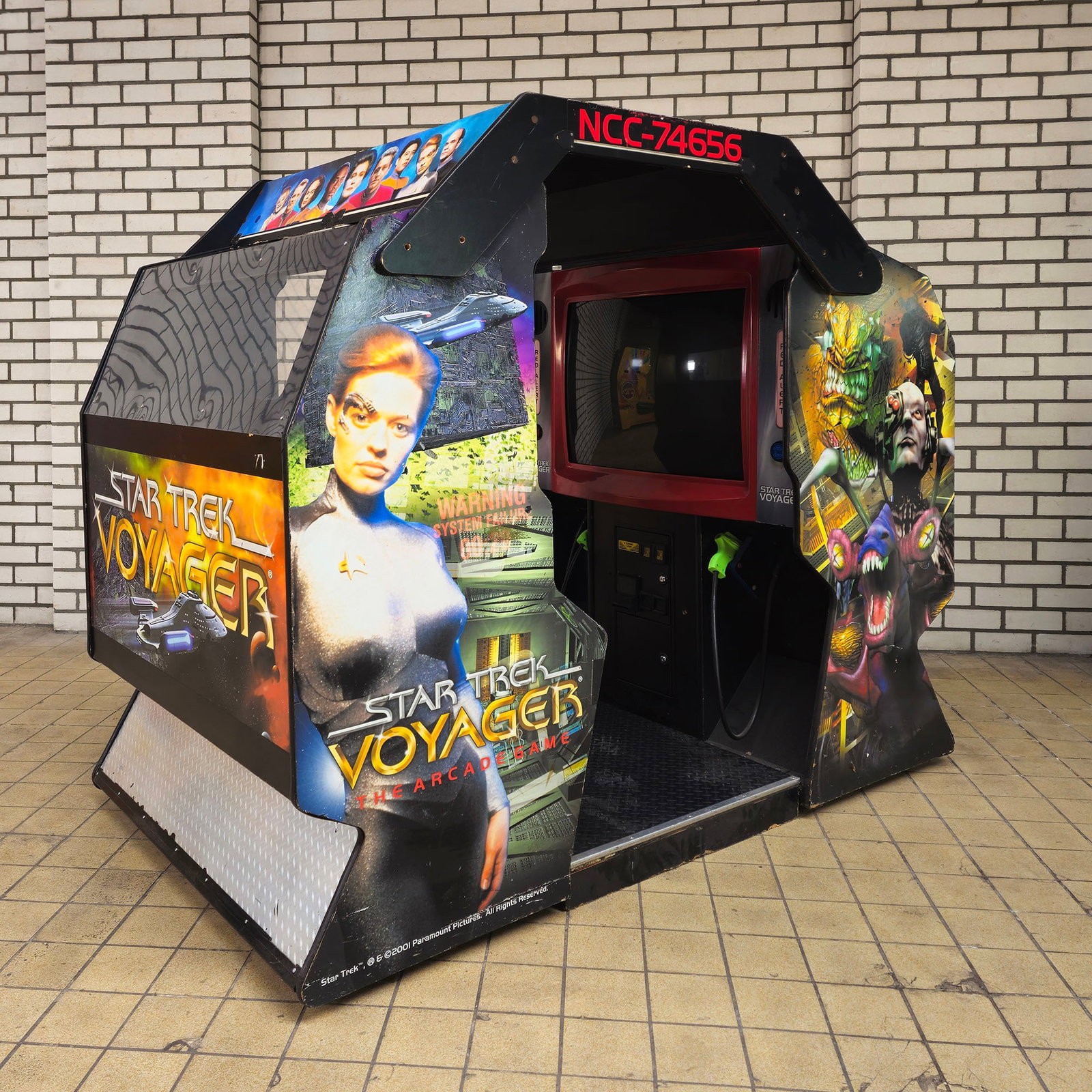Star Trek Voyager Arcade Game Team Play, Inc. (2000) (1 of 13)