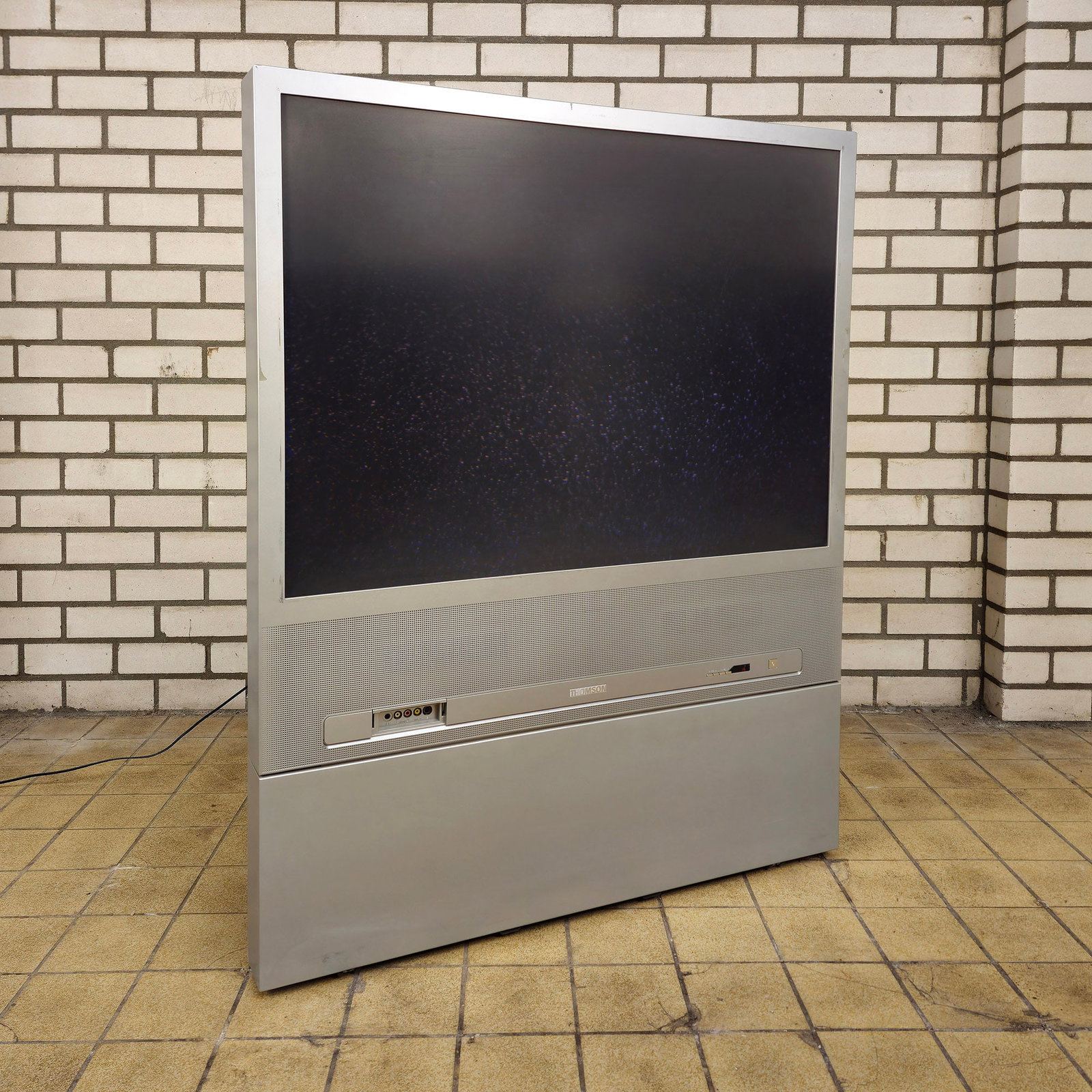 Thomson 46KH412 S Rear-Projection TV (2000) (1 of 10)