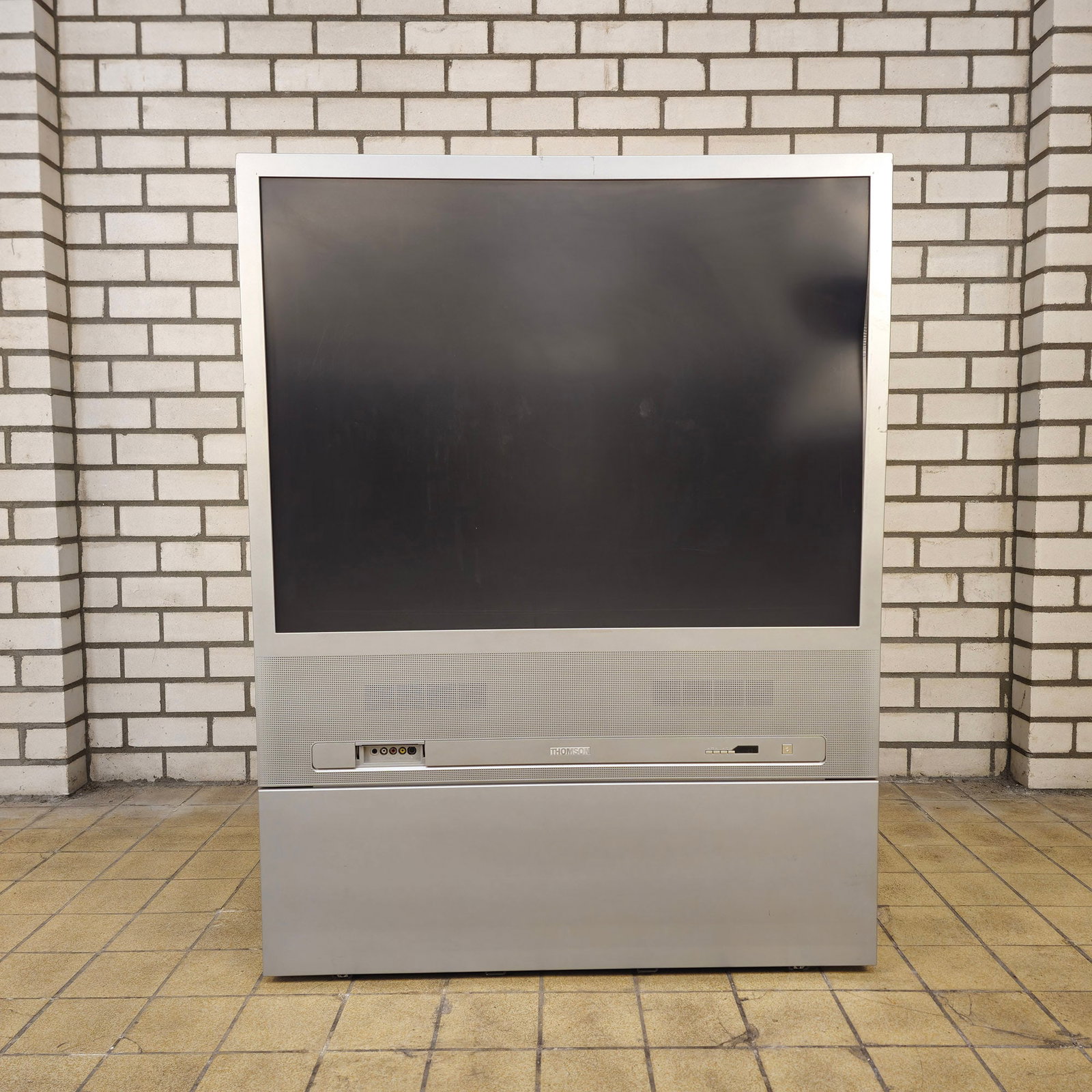 Thomson 46KH412 S Rear-Projection TV (2000) (1 of 11)